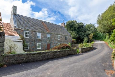 4 bedroom detached house for sale, Rue Des Padins, St. Saviour, Guernsey, Channel Islands