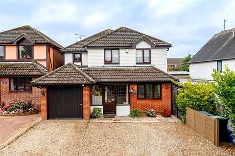 4 bedroom detached house for sale, High Road, North Weald