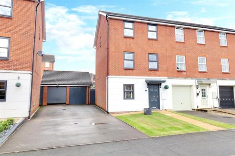 4 bedroom house for sale, Moorhen Way, Packmoor, Stoke-On-Trent