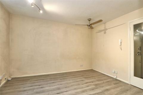 2 bedroom flat for sale, Carmel Close, Woking GU22