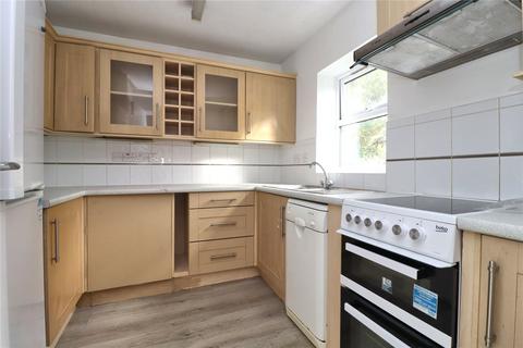 2 bedroom flat for sale, Carmel Close, Woking GU22