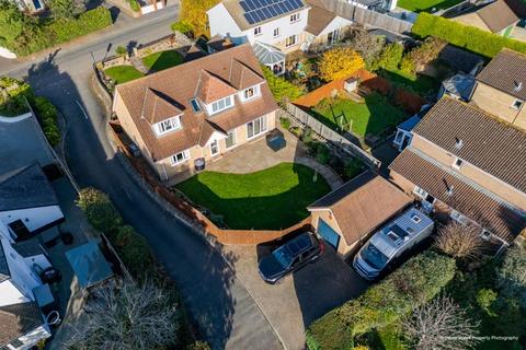 4 bedroom detached house for sale, Cog Road, Sully