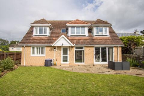 4 bedroom detached house for sale, Cog Road, Sully