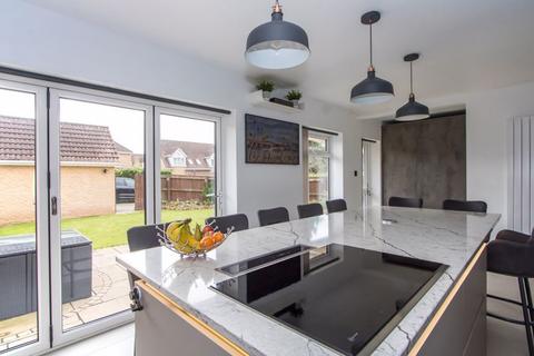 4 bedroom detached house for sale, Cog Road, Sully