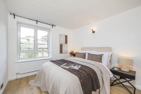 4 bedroom flat for sale, Lister Lodge, Admiral Walk, London