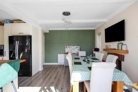 27 Woodside Lane, Bexley, DA5 1JL