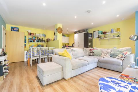 6 Nauticus Walk, London, E14 9ZT
