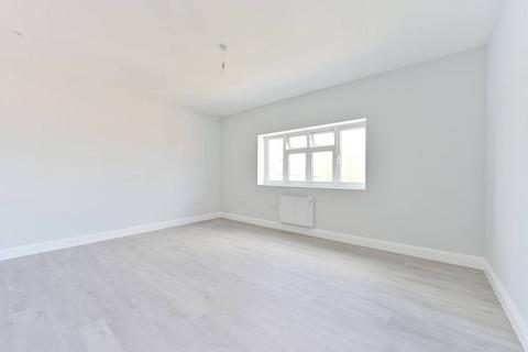 1 bedroom flat to rent, Central Road, Morden, SM4