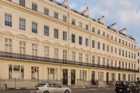 3 bedroom flat for sale, Clarendon House, Strathearn Place, London