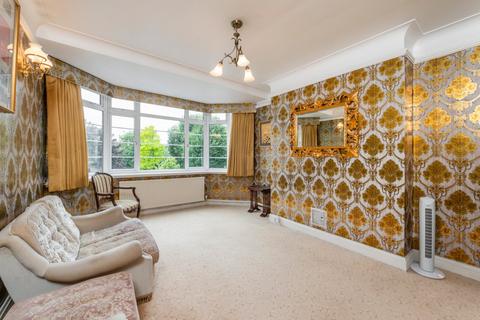 1 bedroom flat for sale, Hillfield Court, Belsize Avenue, Belsize Park, London