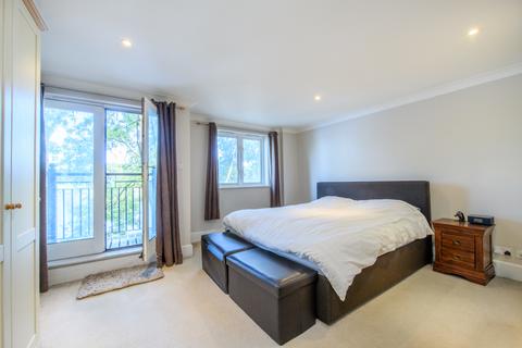 2 bedroom flat for sale, Boatrace Court, 69 Mortlake High Street, Mortlake, London