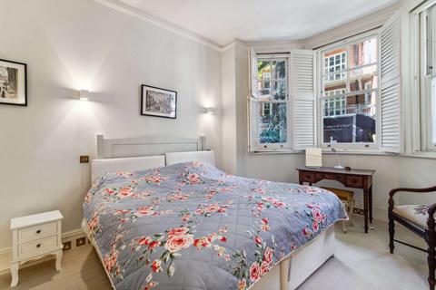 3 bedroom flat for sale, Cheyne Court, Chelsea