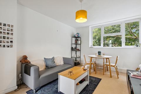 1 bedroom flat for sale, Este Road, Battersea, London