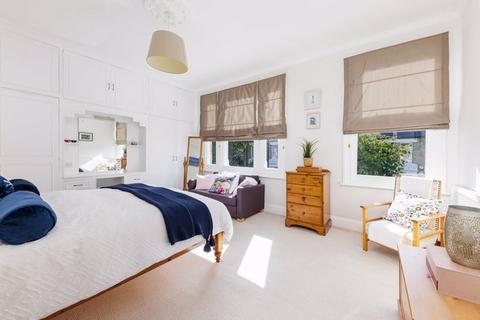 40 Wendell Road, London, W12 9RS