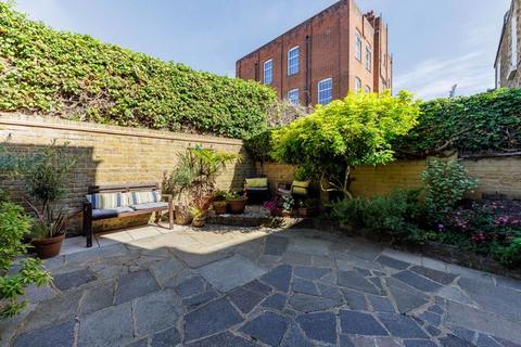40 Wendell Road, London, W12 9RS