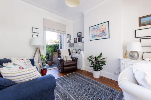 40 Wendell Road, London, W12 9RS