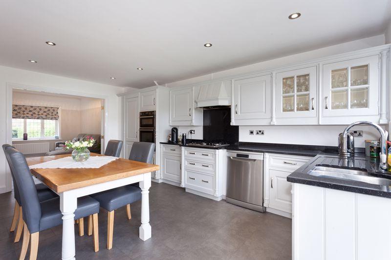 Dining kitchen