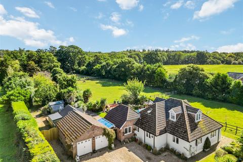 4 bedroom detached bungalow for sale, Christchurch BH23