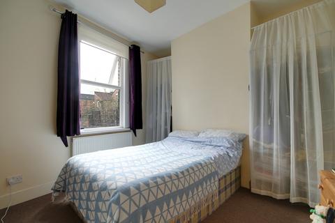 1 bedroom flat to rent, Barclay Road