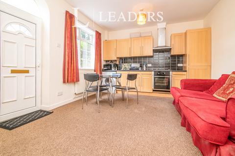 2 bedroom terraced house to rent, Station Road, B38