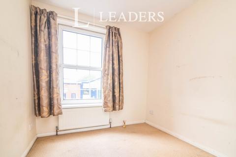 2 bedroom terraced house to rent, Station Road, B38