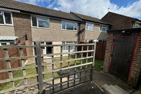 3 bedroom terraced house to rent, Chapel Close