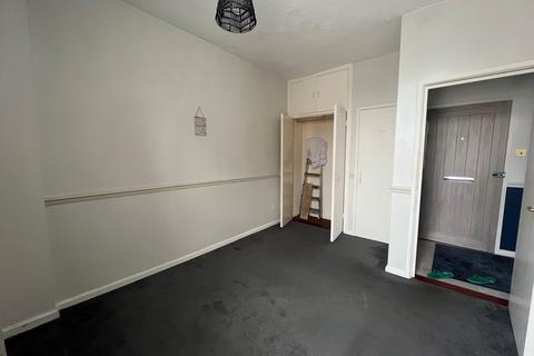 1 bedroom apartment to rent, High Street, Walton-on-the-Naze