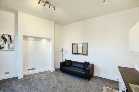 1 bedroom apartment to rent, The Parade, Northampton, NN1 2EA