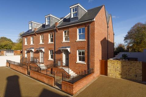 4 bedroom terraced house to rent, St John's Place, Canterbury CT1