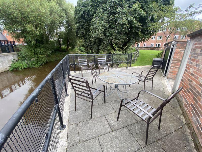 Patio   River Views