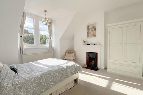 11b Cedar Road, Sutton, SM2 5DA