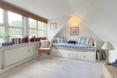 11b Cedar Road, Sutton, SM2 5DA