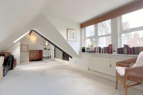 11b Cedar Road, Sutton, SM2 5DA
