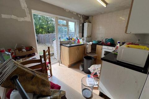 2 bedroom property to rent, Bryant Close, Barnet EN5