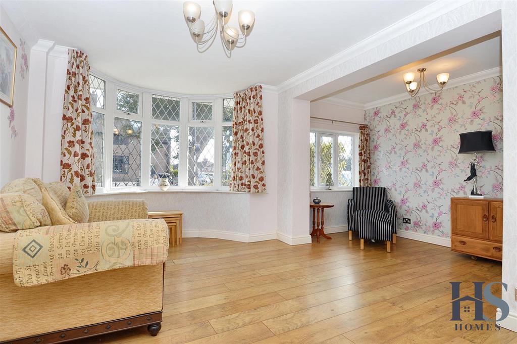 Haslucks Green Road, Shirley, Solihull 3 bed detached house for sale