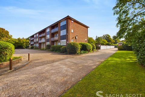 2 bedroom apartment to rent, Lancaster Court, Banstead, SM7