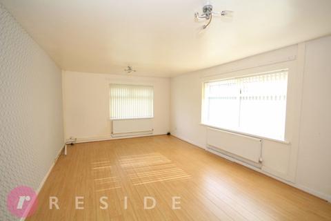 4 bedroom semi-detached house to rent, Burnside Road, Rochdale OL16