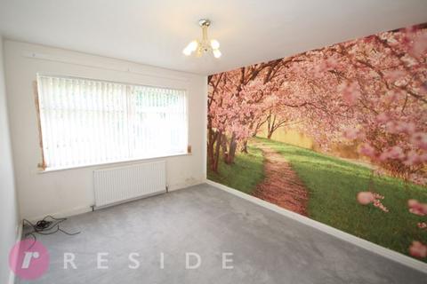 4 bedroom semi-detached house to rent, Burnside Road, Rochdale OL16