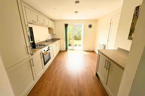 3 bedroom semi-detached house for sale, West Street, Wroxall