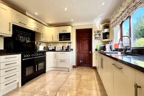 Staddlestones Pottery Road, Horton, Ilminster, TA19 9QW