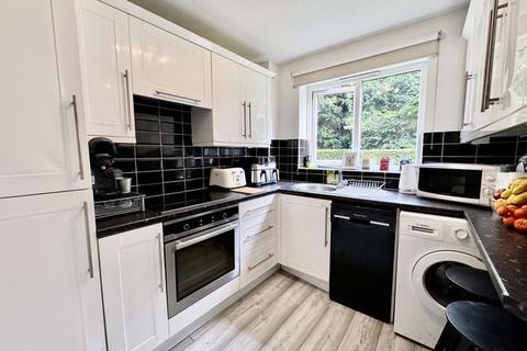 2 bedroom apartment for sale, Knaves Hollow, High Wycombe HP10