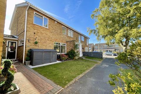 3 bedroom end of terrace house for sale, Burges Close, Dunstable