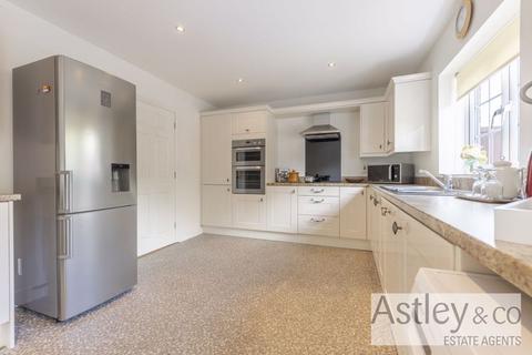 6 Fairways, Hellesdon, Norwich, NR6 5PN