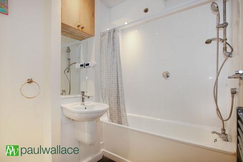 5 Lambton Avenue, Waltham Cross, EN8 8AS
