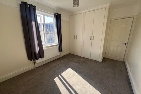 3 bedroom apartment to rent, Moorfield Avenue, Plymouth three bedroom first floor flat - viewings by appointment