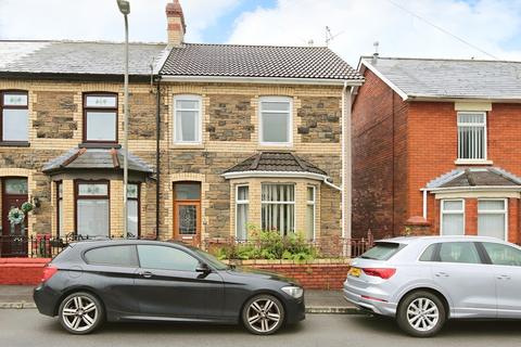 2 bedroom end of terrace house for sale, Lyne Road, Newport NP11