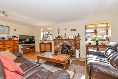 3 bedroom end of terrace house for sale, Kenward Court, Hadlow, Tonbridge, Kent