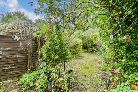 15 Derek Avenue, Wallington, SM6 7LA