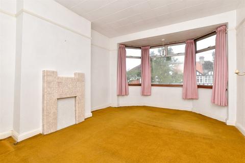 15 Derek Avenue, Wallington, SM6 7LA