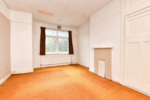 15 Derek Avenue, Wallington, SM6 7LA